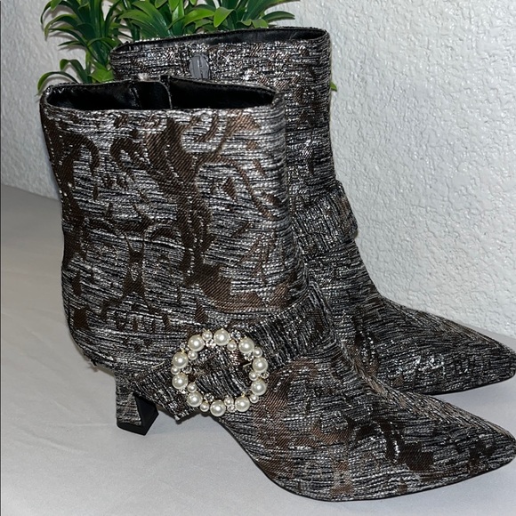 Alex Marie Gray Heeled Boots with Sculptural Heel - Picture 5 of 11